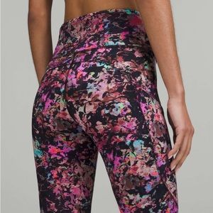 Lululemon Fast and Free High-Rise Tight 25" Stencil Blossom Red Multi Size 6